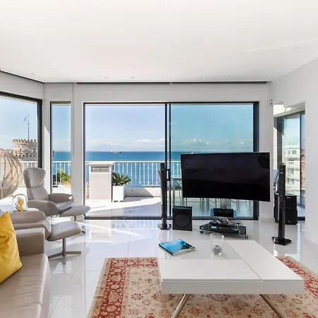 Aria, Lux Seafront Apt With White Tower View Soluň