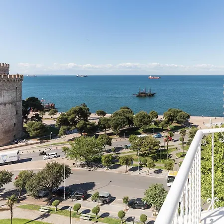 Aria, Lux Seafront Apt With White Tower View