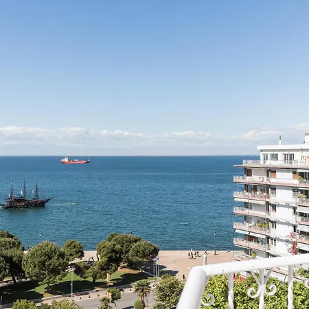 Apartmán Aria, Lux Seafront Apt With White Tower View